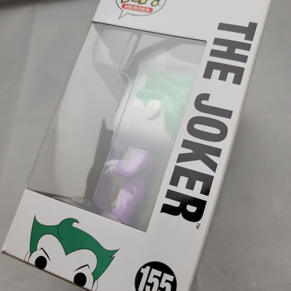 Funko Pop! Heroes The Joker #155 Batman The Animated Series - Picture 3 of 7